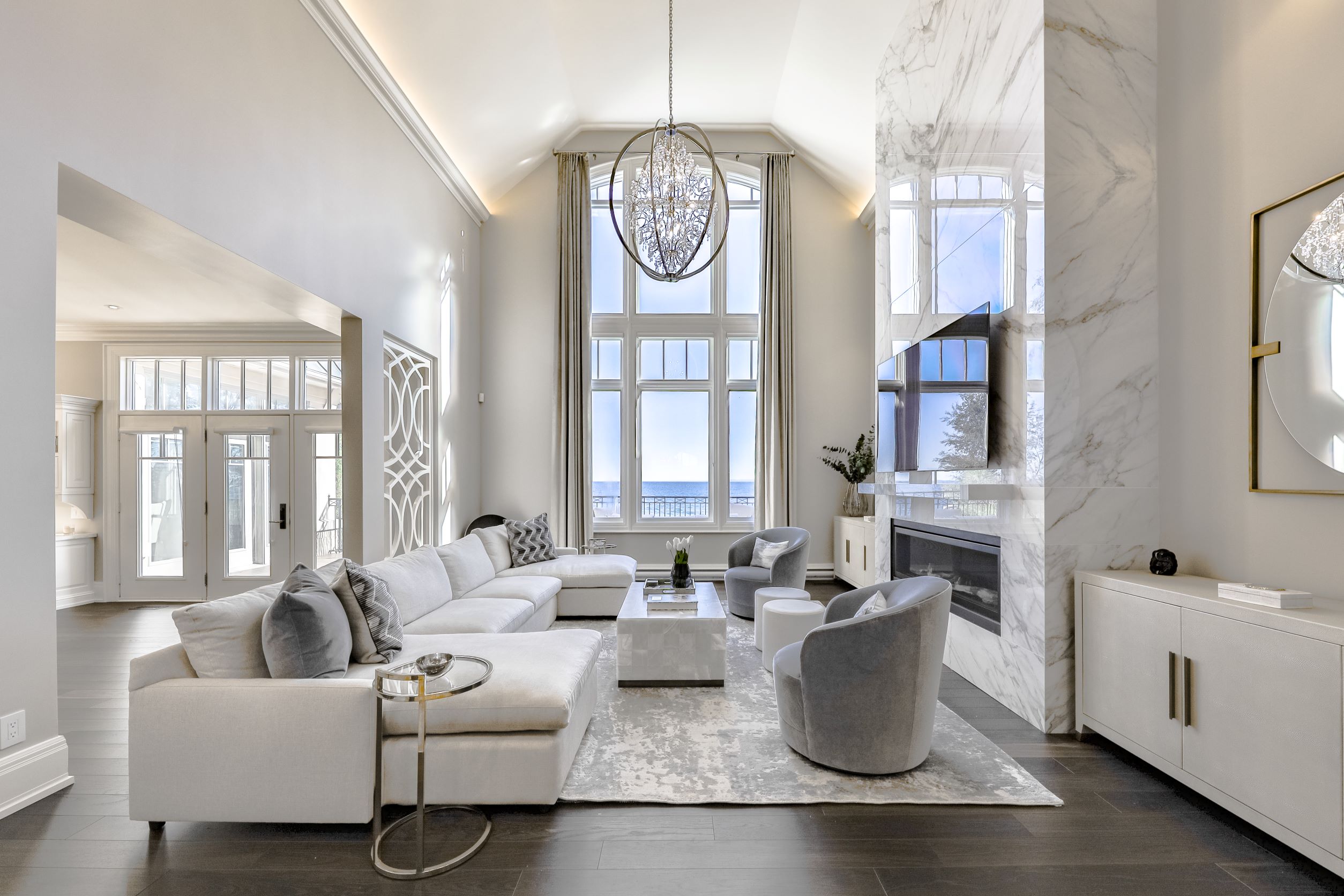 5126 Lakeshore Road